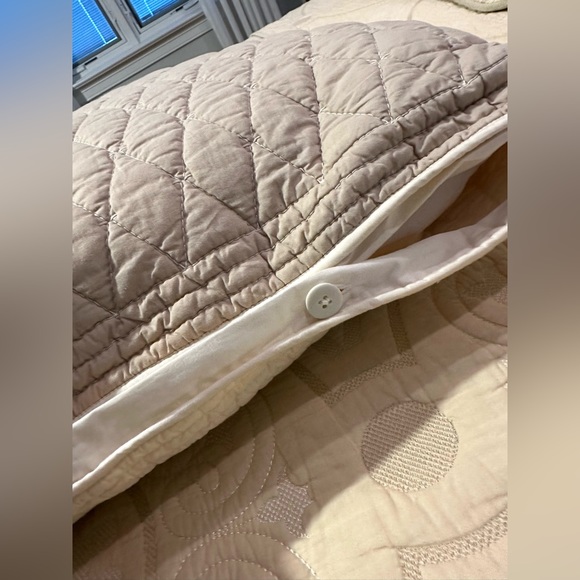 Pair of 26”X20” Cream / Tan / Taupe Neutral Bed Sham Removable Button Covers - Picture 8 of 9